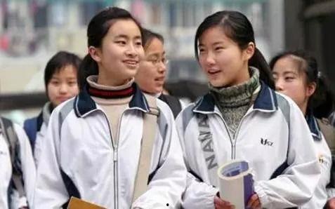 碎梦新校服爆料视频,时尚与青春的完美融合