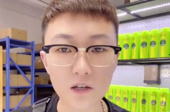 周sir柬埔寨头条