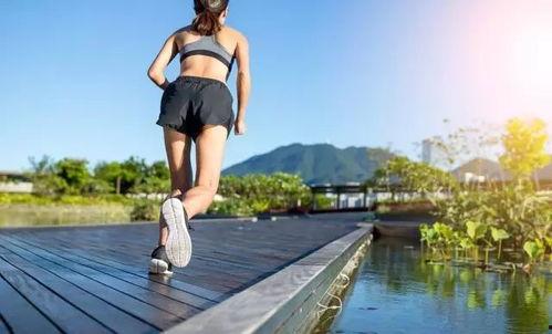 今日头条女性跑步图片,活力四射，健康同行