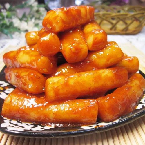 奉化网红烤年糕地址,街头小吃新宠，美味与人气并存