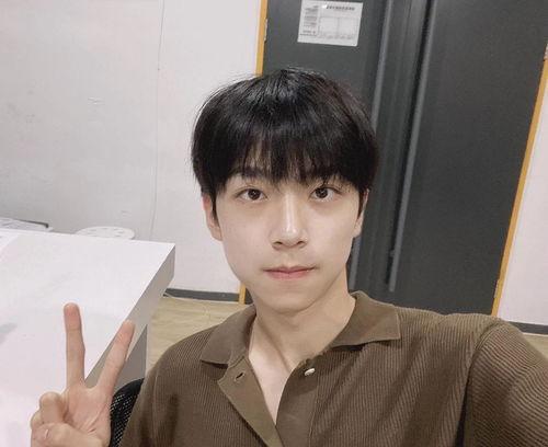 新余明星秦奋,闪耀舞台的青春偶像”