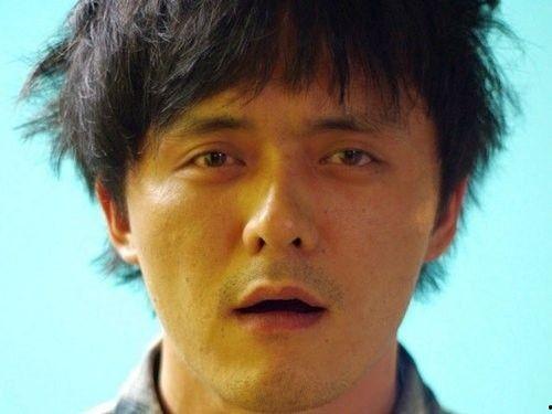 脑出血明星,勇敢面对挑战的人生历程