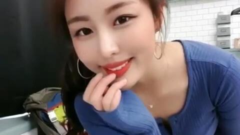 老网红胖美女图片,自信魅力，颠覆传统审美