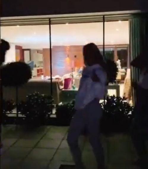 深圳网红情侣跳舞视频,甜蜜瞬间引网友热议