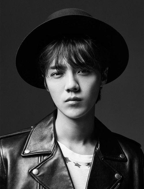 韩国大牌明星,揭秘韩国大牌明星的璀璨人生