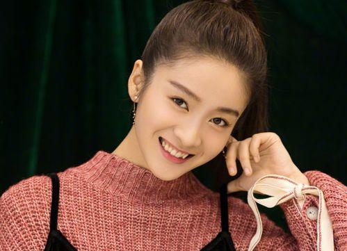 吃瓜她进娱乐圈却红了,她的逆袭之路